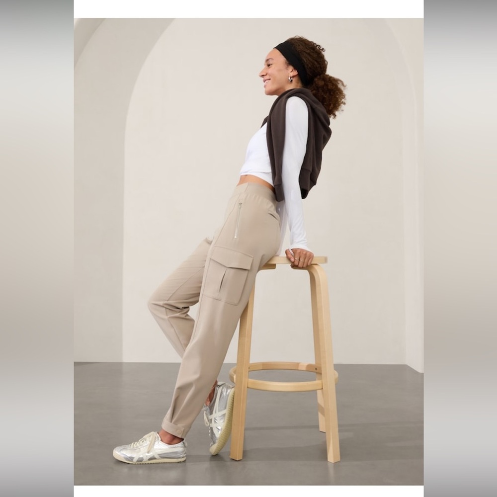 NWT-Athleta Endless Cargo Pant, Size 4 & 10 - Picture 3 of 10